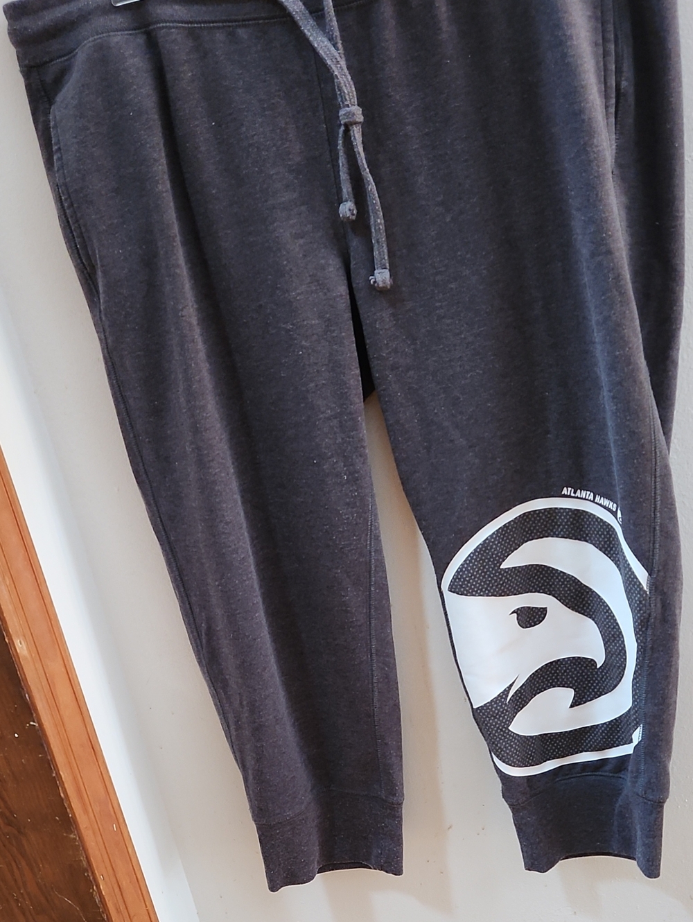 Gray Capri Sweatpants with Atlanta Hawaks Team Logo